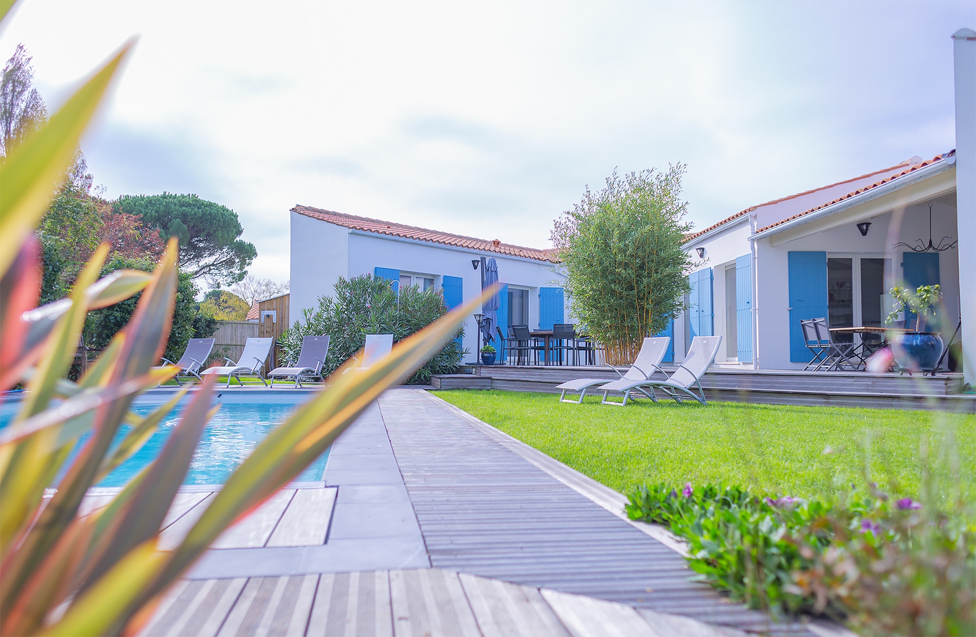 terrasse bois piscine maison ile d'oleron